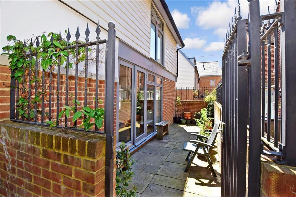 Modern City Centre House With Free Parking Canterbury Exterior foto